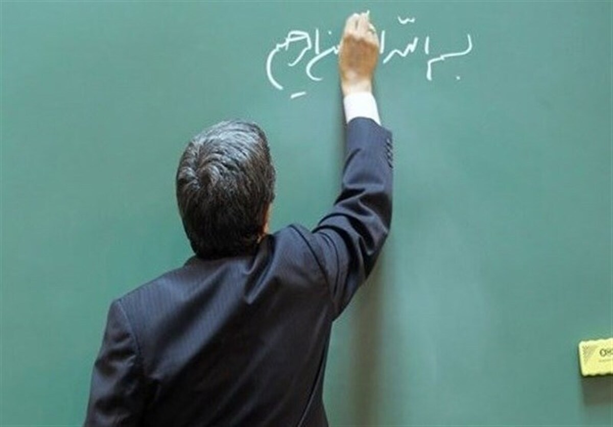 معلمانی که هر روز کیلومتر‌ها برای 