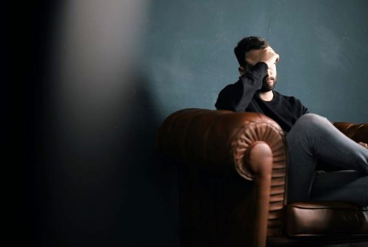 ۱۰ جمله ناخودآگاه که می‌گوید حال روحی خوبی ندارید