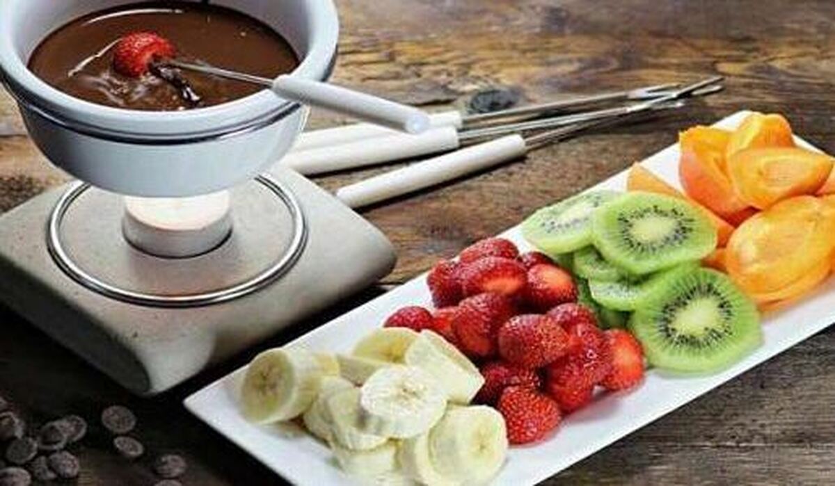 فوندوی شکلاتی ترکیبی جذاب و خوشمزه برای کودکان