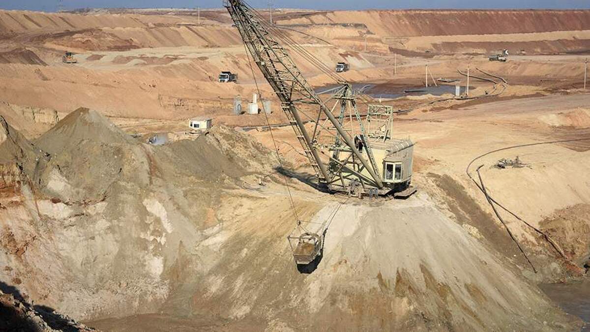 انتقاد کارشناسان آمریکایی از توافق معدنی آمریکا و اوکراین