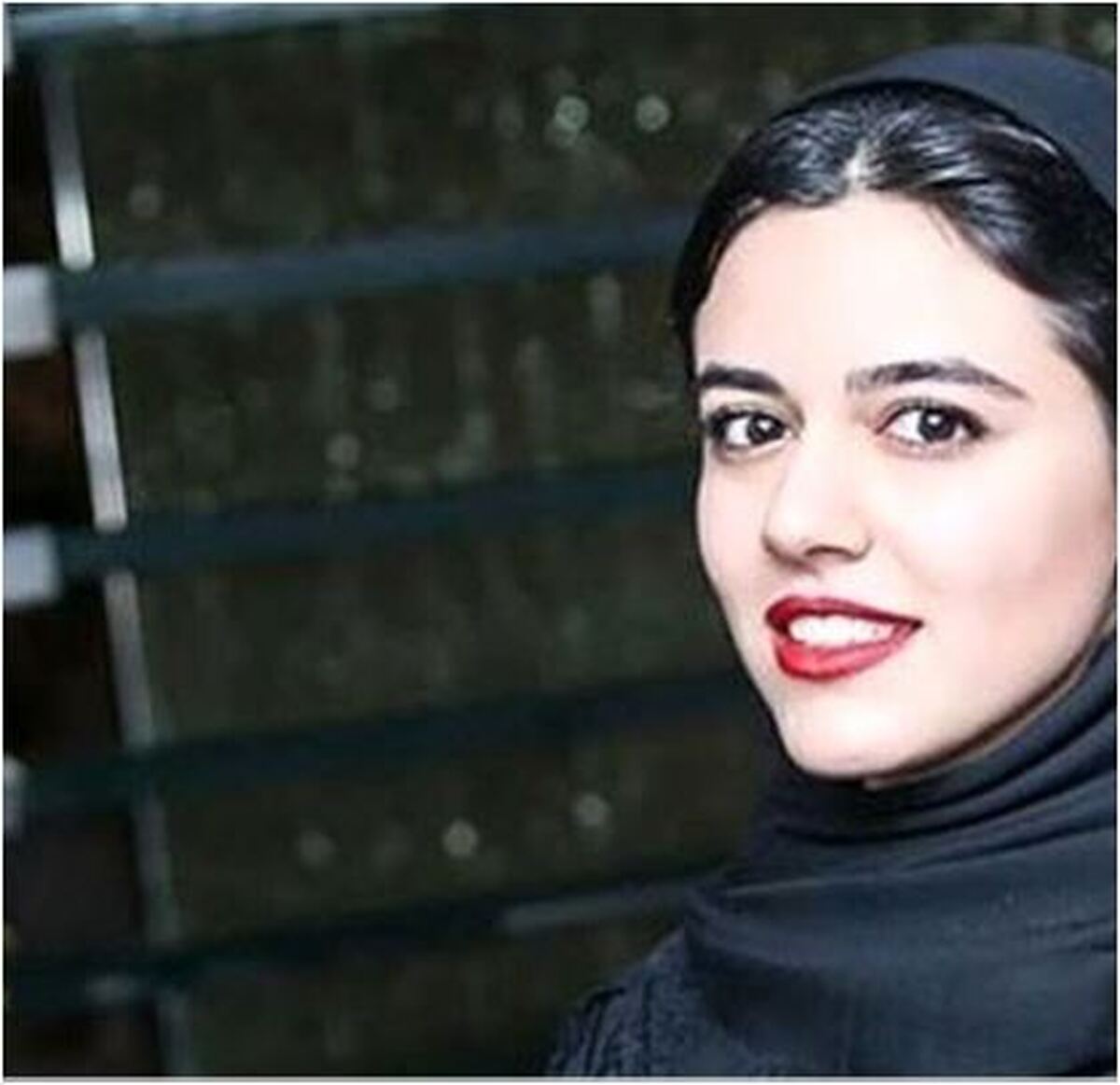 نگاهی به استایل سنتی و جذاب ماهور الوند در یک رستوران با حال و هوای دلنشین