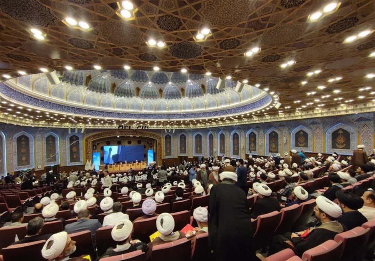 رونمایی از مجموعه ۲۰ جلدی آثار آیت‌الله حائری‌یزدی در قم
