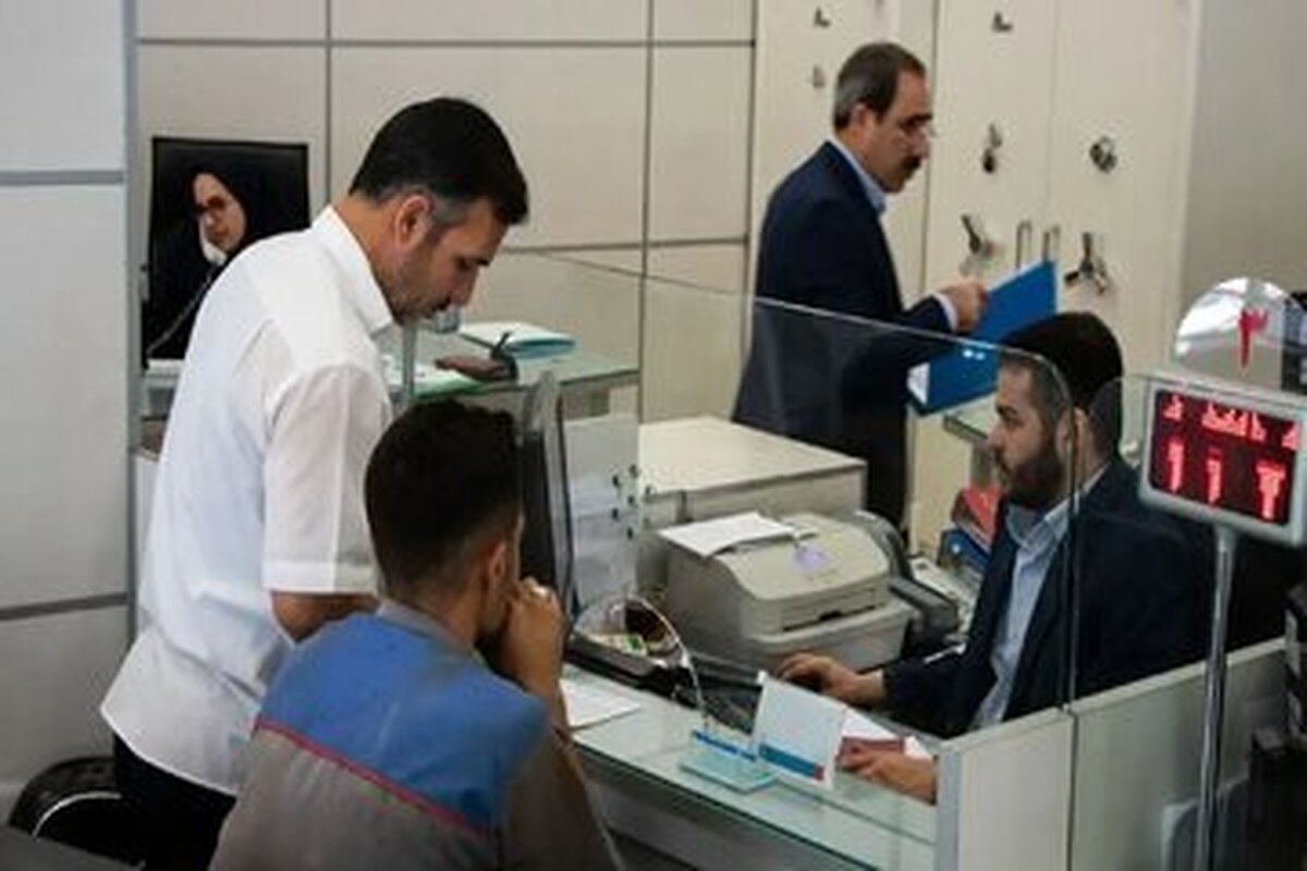 قطع برق یک‌ساعته مشترکان پرمصرف / برق بانک‌های تهران قطع شد