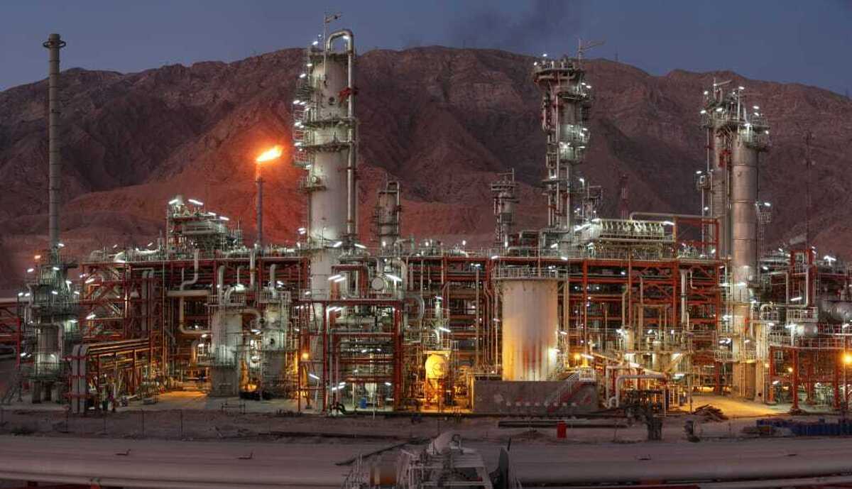 تولید روزانه ۶۴ میلیون لیتر بنزین از طریق پالایشگاه خلیج فارس