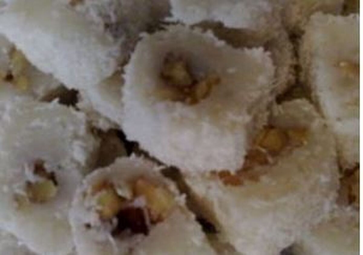 باسلق ارومیه‌ای در کنار چای حسابی می‌چسبد