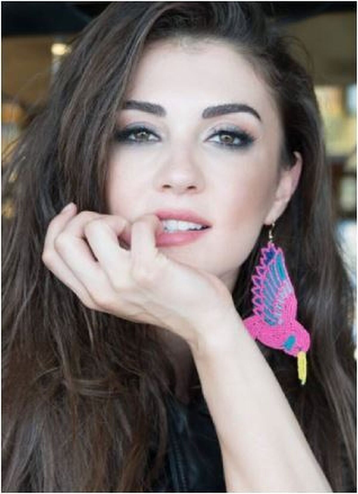 رونمایی بورجو اوزبرک از استایل و مدل موی جدیدش/چه دلبریی میکنه با موی چتری!
