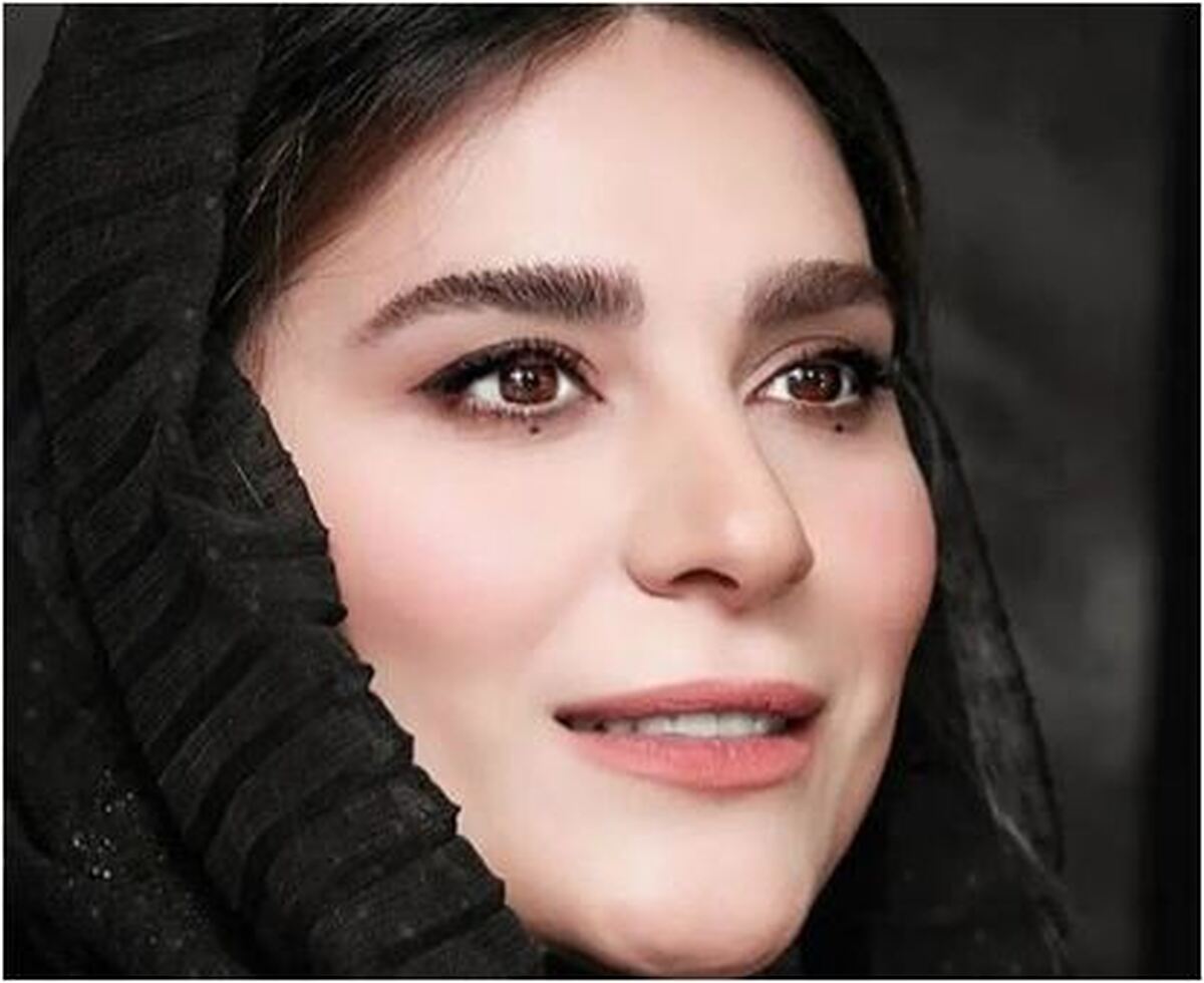 اقدام جالب سحر دولتشاهی بر فراز آسمان برای زنده نگه داشتن نام و یاد شاعر ایرانی+عکس
