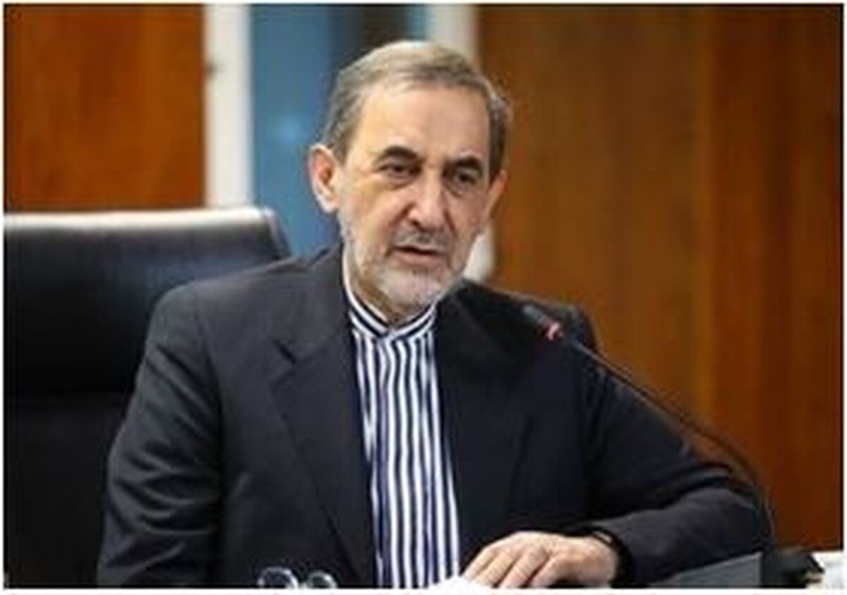 علی اکبر ولایتی در پی اخبار تغییر اسم خلیج فارش واکنشی جنجالی نشان داد