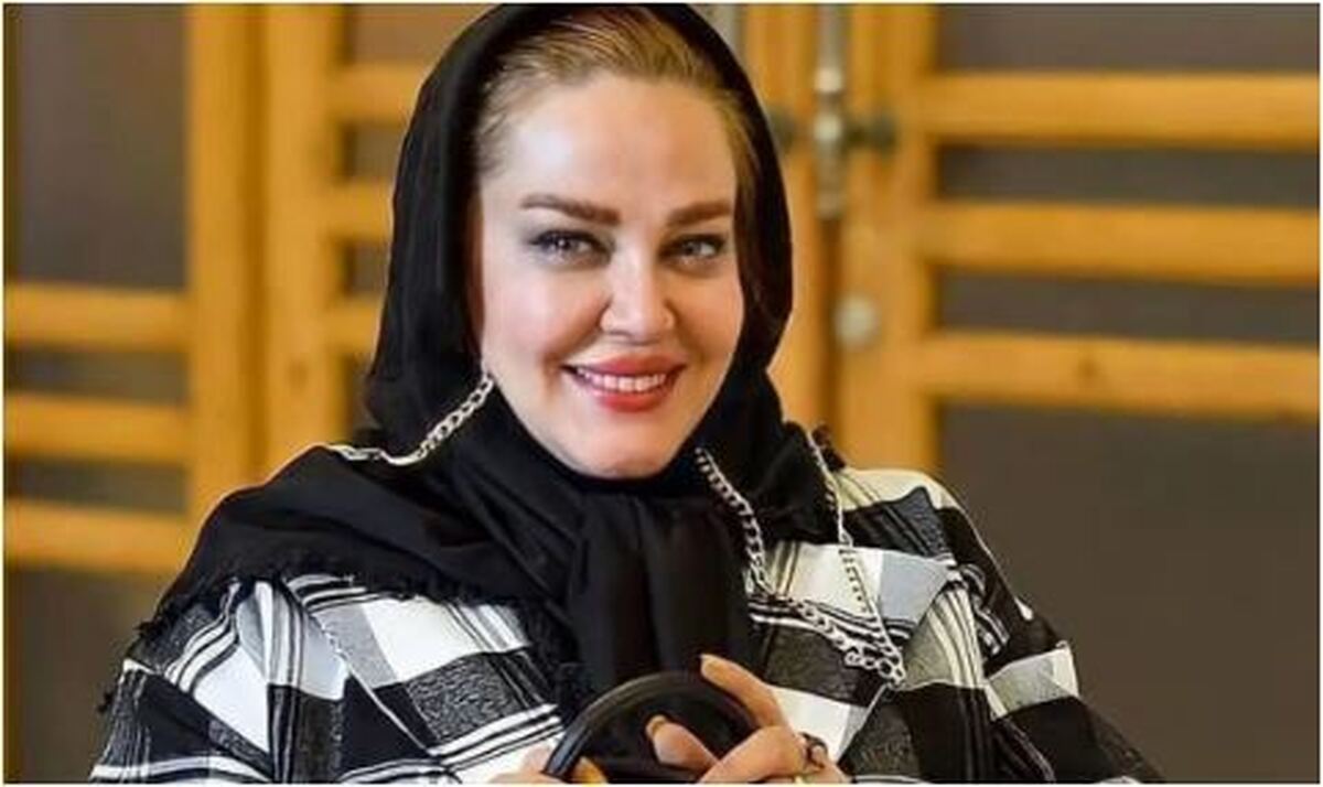 ذوق و خوشحالی وصف نشدنی بهاره رهنما بعد از دیدن مجمسه دست ساز یک طرفدار/چهره اش با خانم بازیگر مو نمی‌زنه!