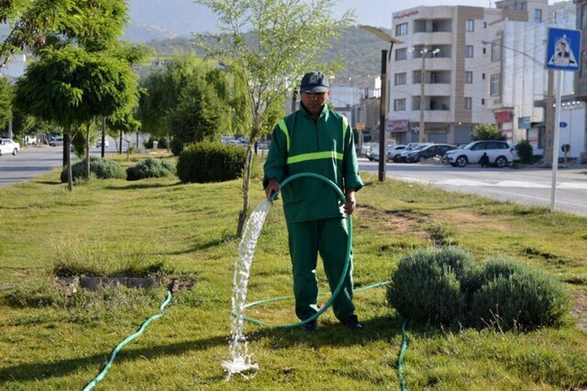 نباید از آب شرب برای آبیاری فضای سبز استفاده شود