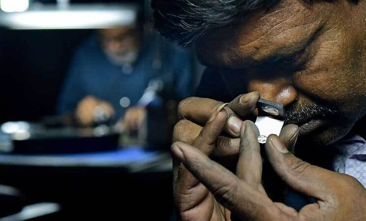 عکس| الماس‌های مصنوعی بازار جهانی جواهرات را تغییر شکل می‌دهند