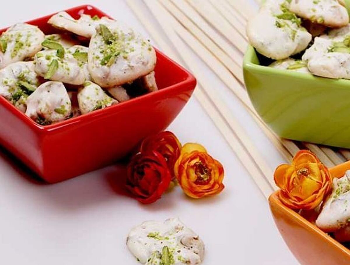 شیرینی گردویی پفکی با دستوری ساده و کم هزینه