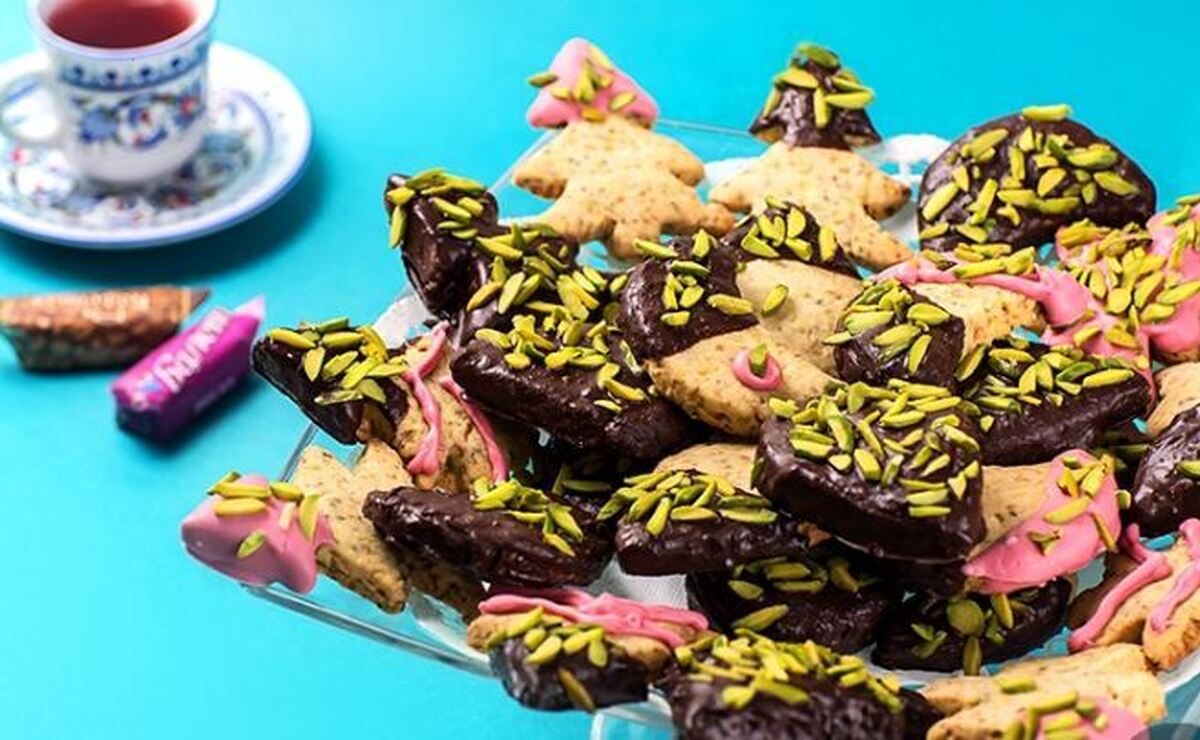 شیرینی پسته با شکلات تخته‌ای برای عصرانه و دورهمی عالی می‌شه