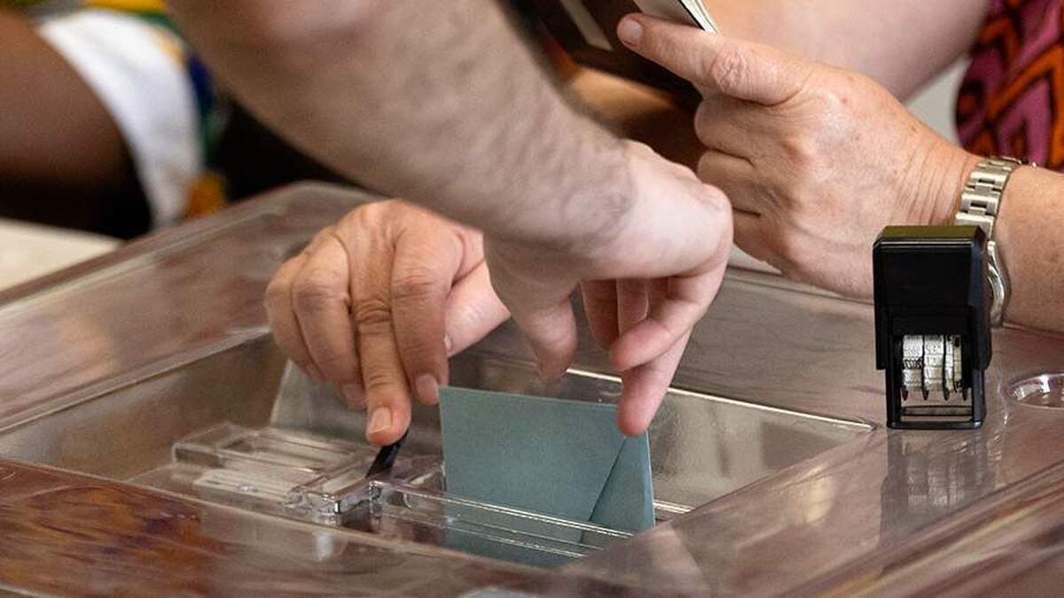فرانسه انتخابات جدید را راهی برای حل بحران سیاسی می‌داند