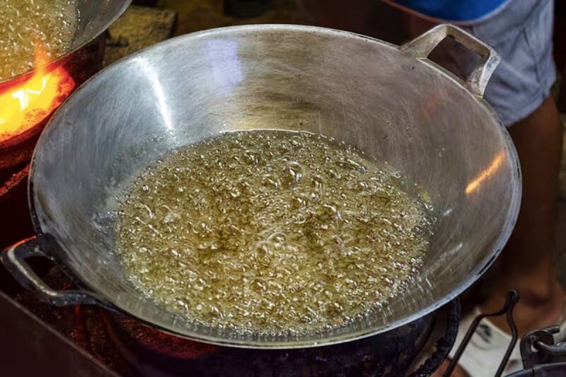 ۴ کار در آشپزی که خاصیت مواد غذایی را از بین می‌برد