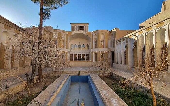 عمارت آقازاده یادگاری به جا مانده از دوره قاجار در یزد/ساختمانی با معماری خاص که مثلش در جهان نیست!