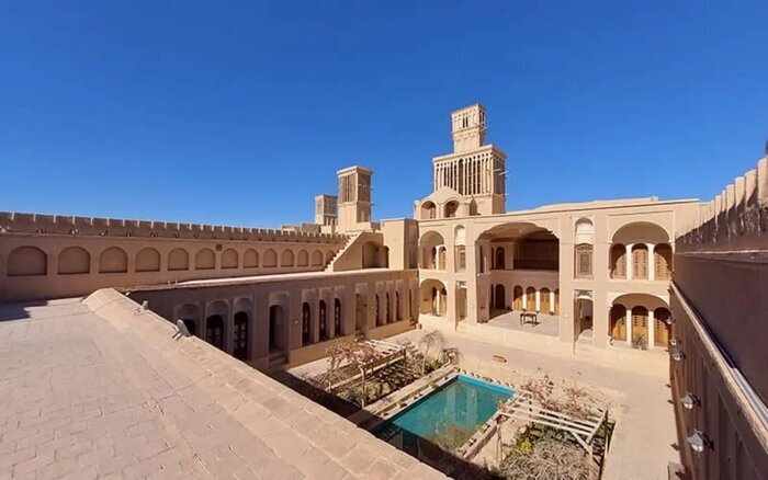 عمارت آقازاده یادگاری به جا مانده از دوره قاجار در یزد/ساختمانی با معماری خاص که مثلش در جهان نیست!