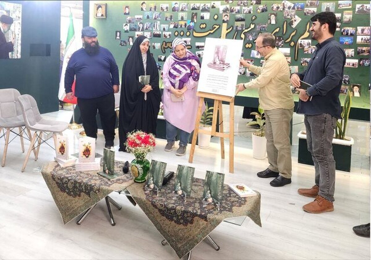 شهید رئیسی میز خدمت را از نهاد ریاست جمهوری به دل مردم برد