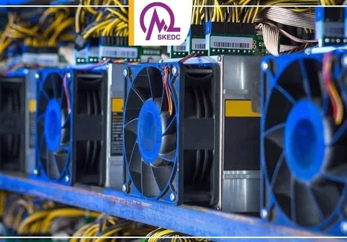توقیف یک لنج با ۱۷۶ دستگاه ماینر قاچاق در خلیج فارس