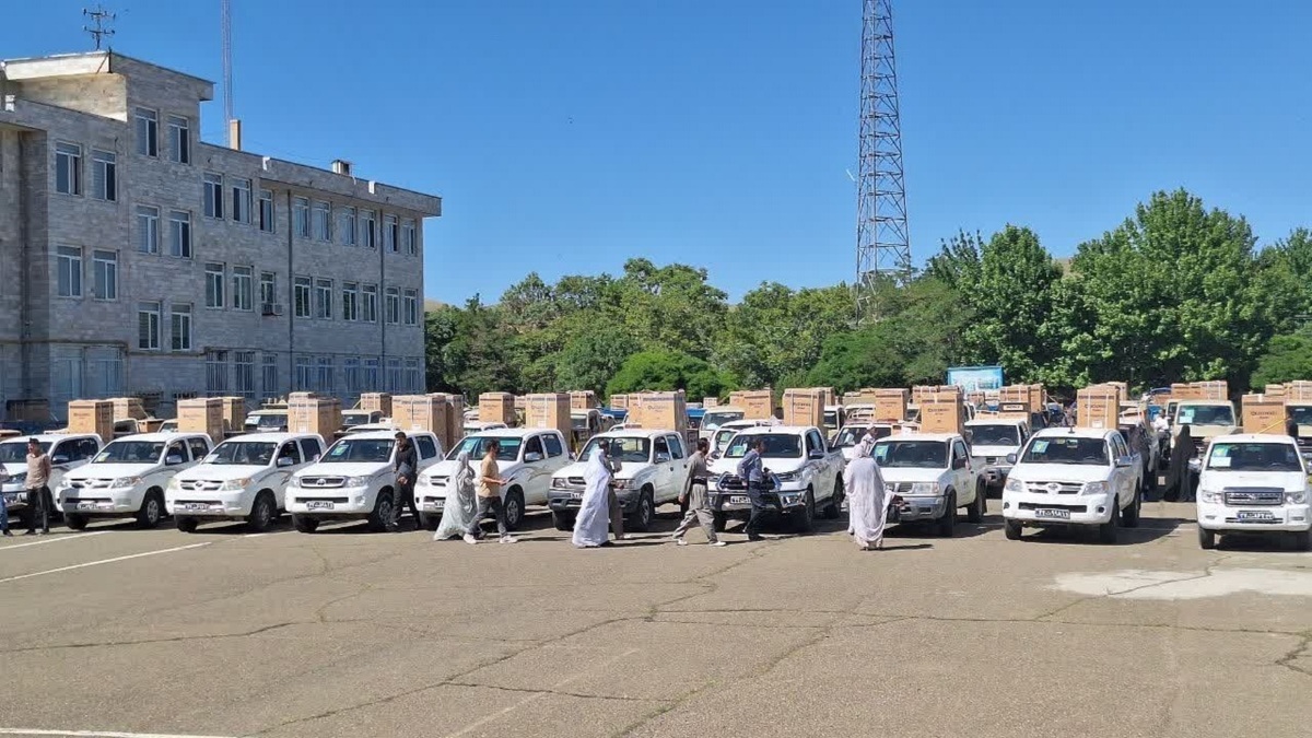 ۳۰۰ سری جهیزیه به نوعروسان کردستانی اهدا شد