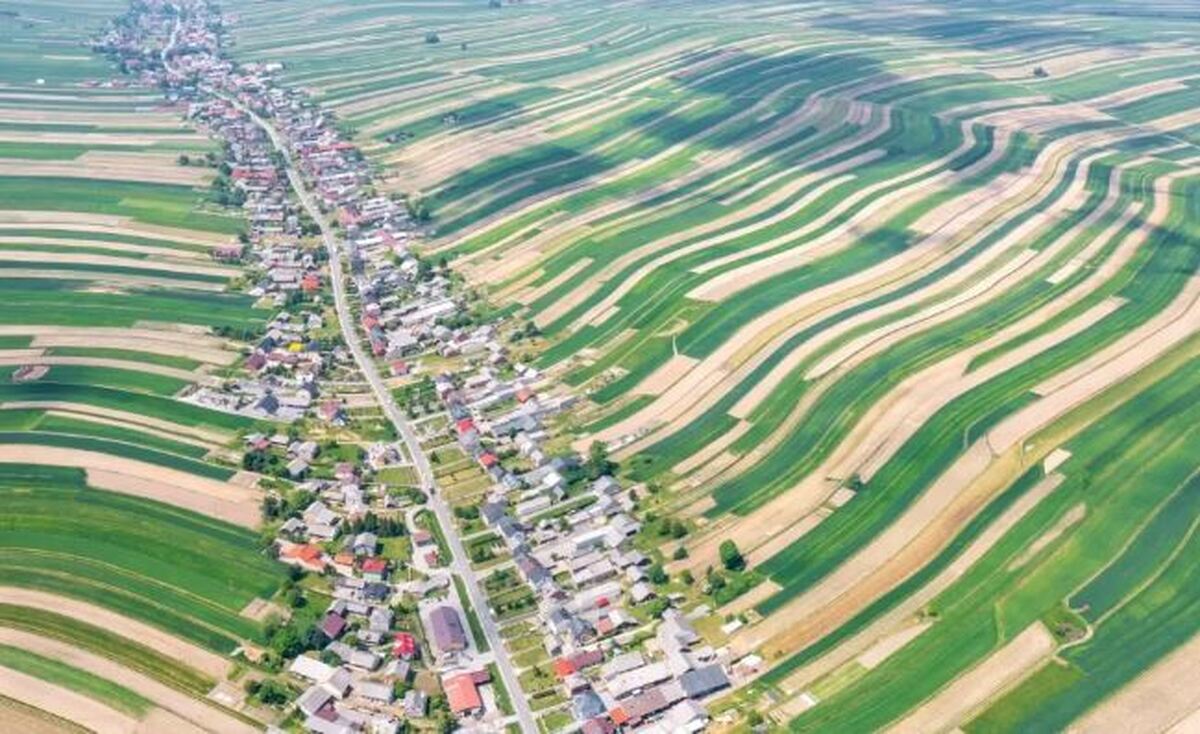 معماری جالب دهکده‌ای شگفت‌انگیز در لهستان با ۶ هزار نفر جمعیت