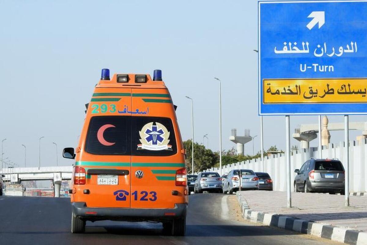 فرو ریختن تابلوی تبلیغاتی فرودگاه جان یک مسافر را گرفت