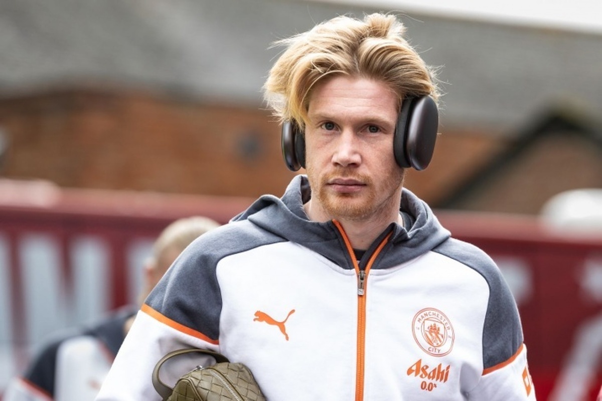 دی بروین این احتمال را رد نمی‌کند که می‌تواند دوران حرفه‌ای خود را در باشگاه دیگری در انگلیس ادامه دهد