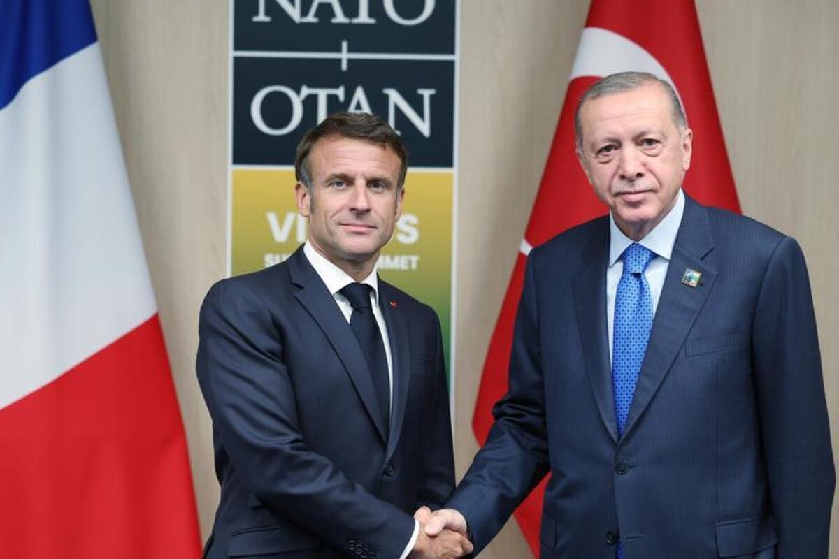 غرب درباره ویدیوی گرفتن «انگشت» توسط اردوغان بحث می‌کند