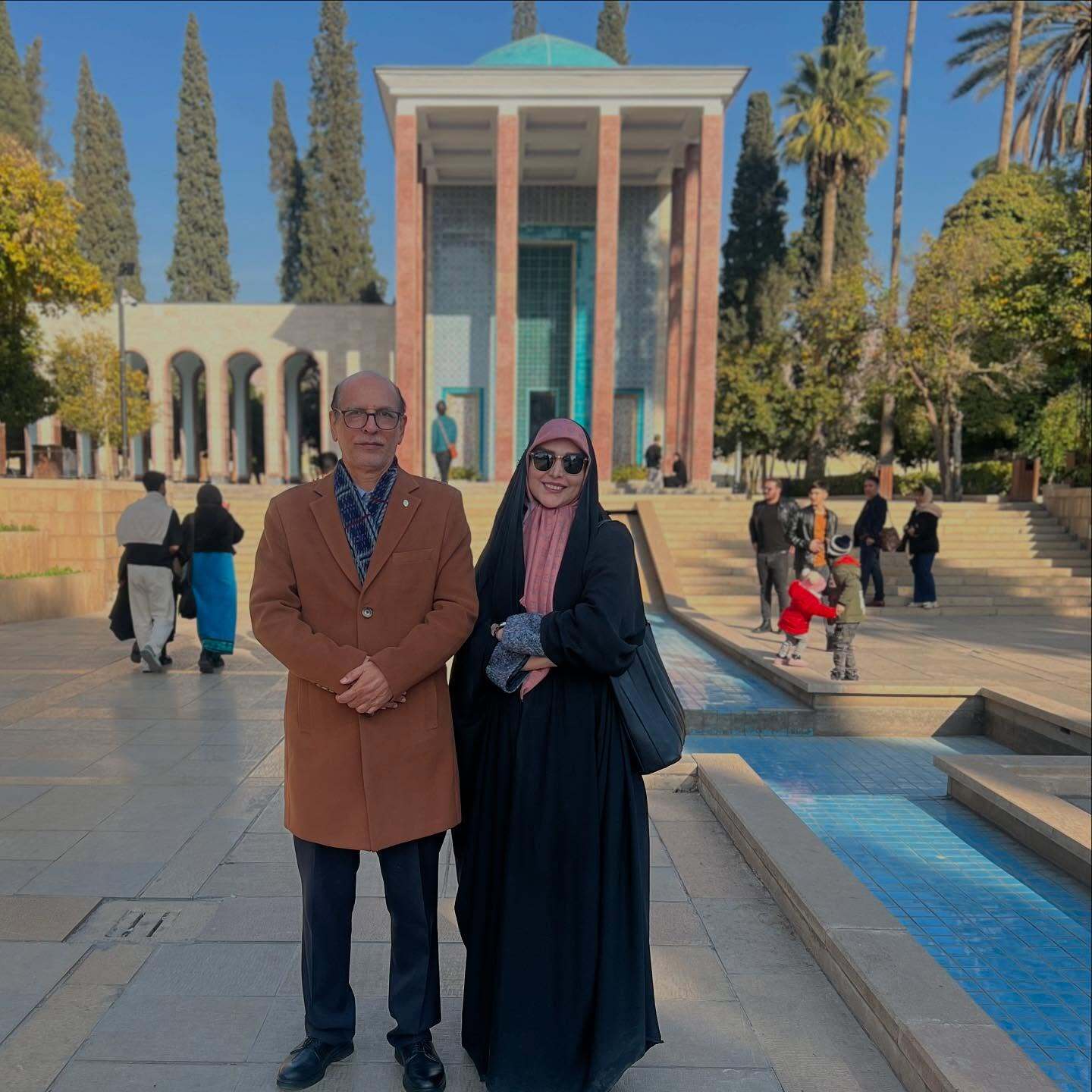 ژست پدر دختری مژده لواسانی در یک مکان دوست داشتنی!