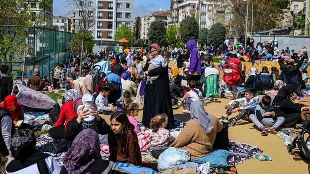 احتمال وقوع زلزله شدیدتر مردم استانبول را راهی خیابان‌ها کرد