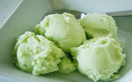 طعم این بستنی طالبی در روز‌های گرم تابستان هوش از سر تان می‌برد