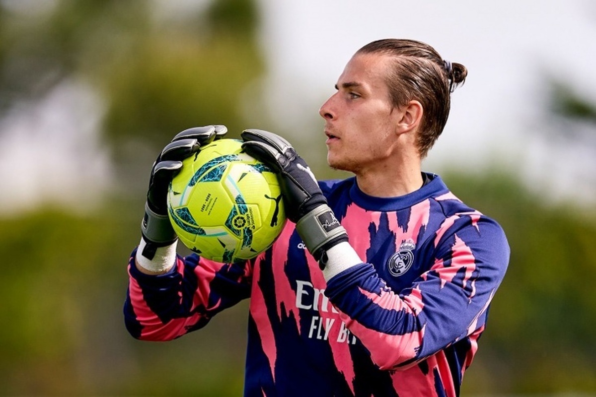 لونین، دروازه‌بان رئال مادرید، ممکن است به استون ویلا یا گالاتاسرای برود