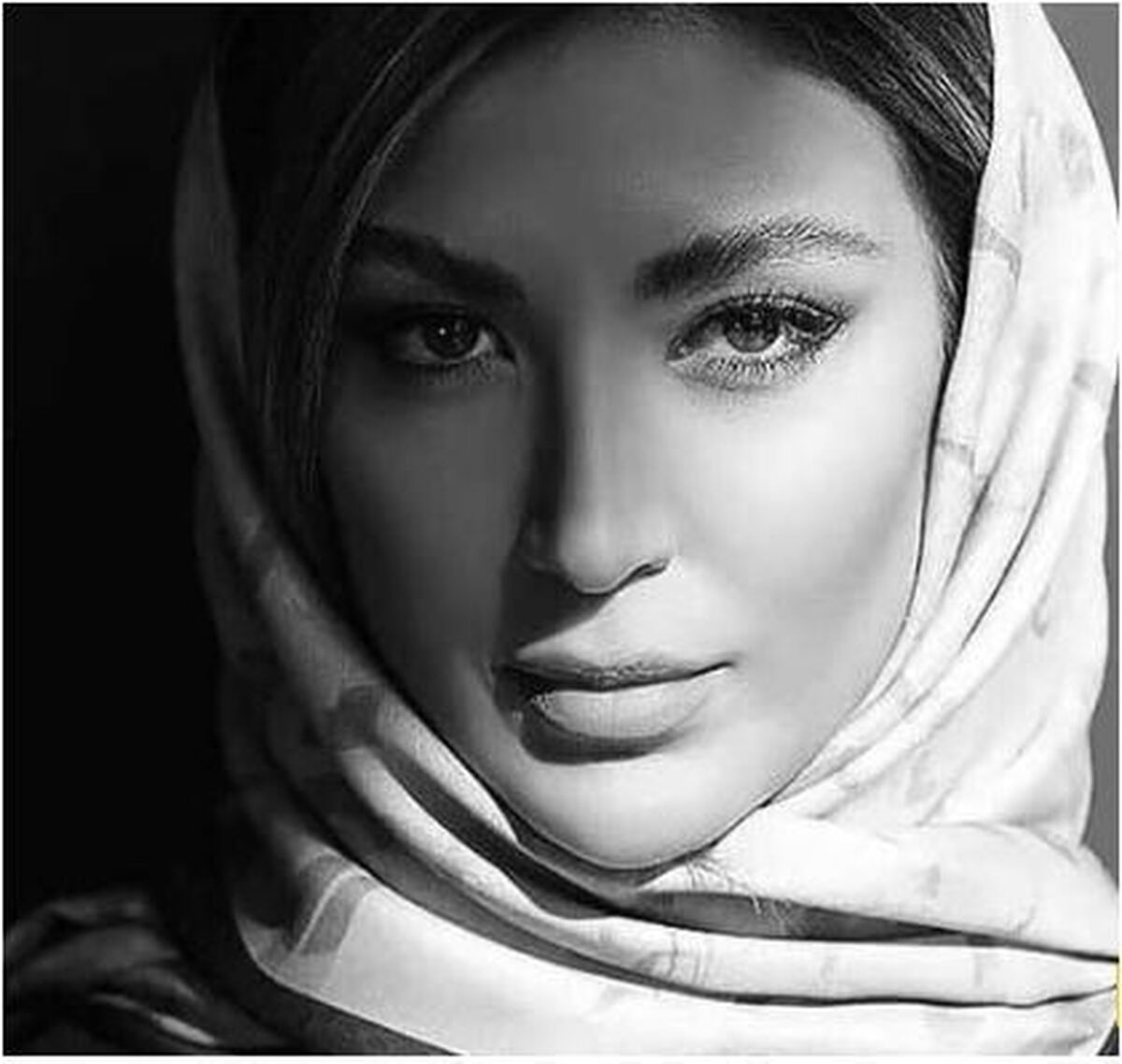 رونمایی مینا مختاری از کیف گران قیمت و طراحی شده اش+عکس