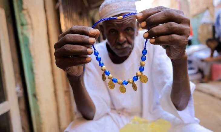 صنعتگران سودانی از صنعت جواهرات سنتی در برابر هجوم واردات ارزان قیمت محافظت می‌کنند