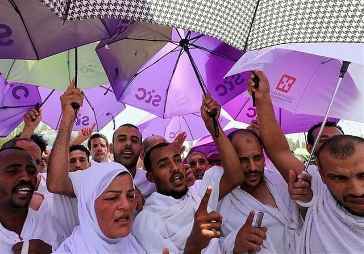 توصیه مقامات عربستان به استفاده حجاج از چتر