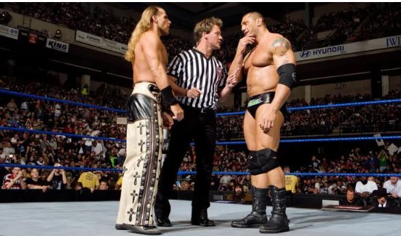 داوران کشتی کج WWE چقدر پول به جیب می‌زنند؟