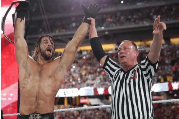 داوران کشتی کج WWE چقدر پول به جیب می‌زنند؟