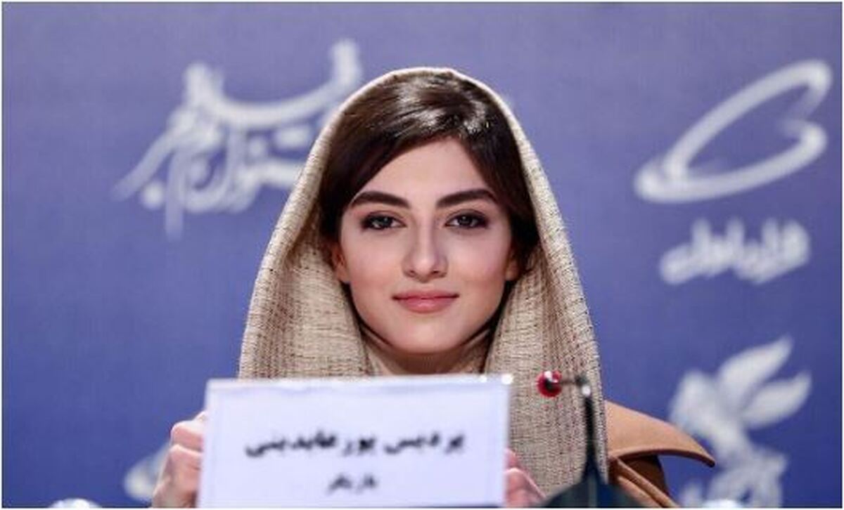 فیگور دلبرانه پردیس پور عابدینی با رژ لب قرمز فریبنده اش تکمیل شد!