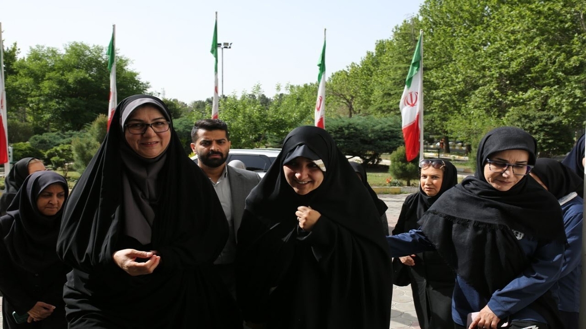 دیدار صمیمانه معاون بانوان رئیس جمهور با ملی‌پوشان فوتسال