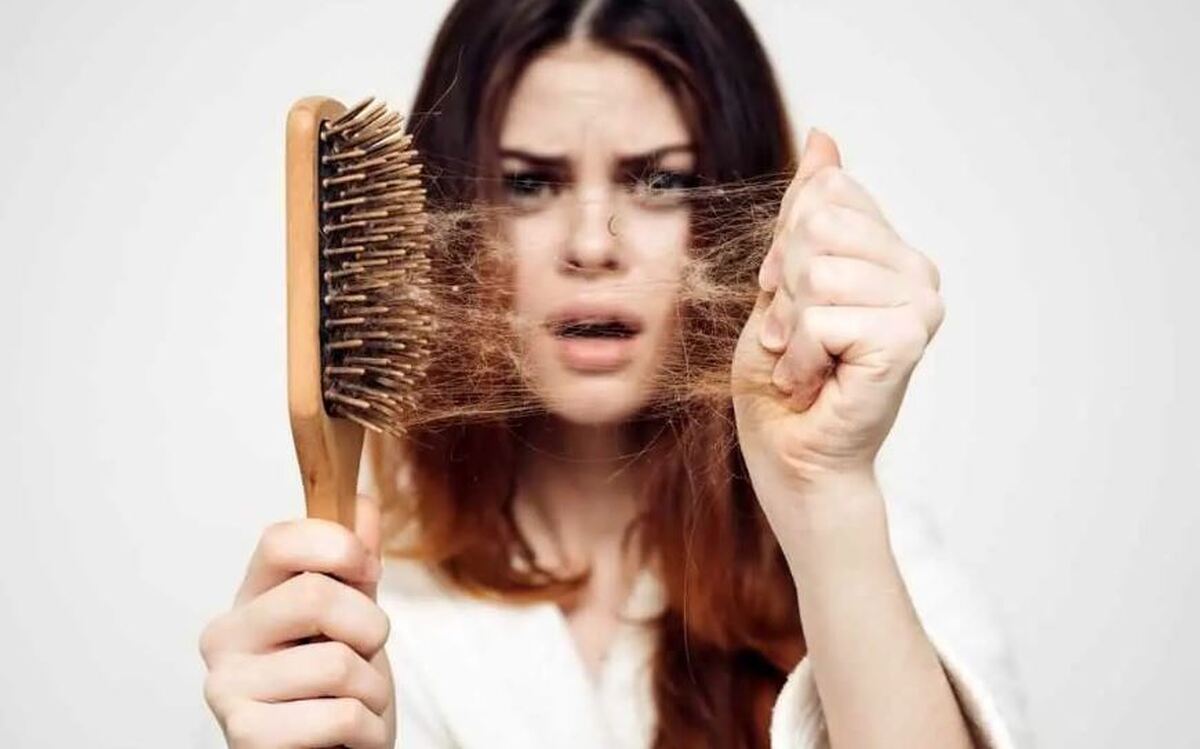 ۱۰ راه حل خانگی و کم هزینه برای جلوگیری فوری از ریزش مو