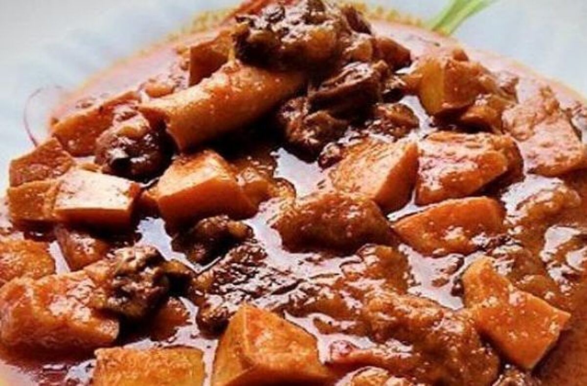 آموزش پخت خورش سیب با طعمی متفاوت برای شام