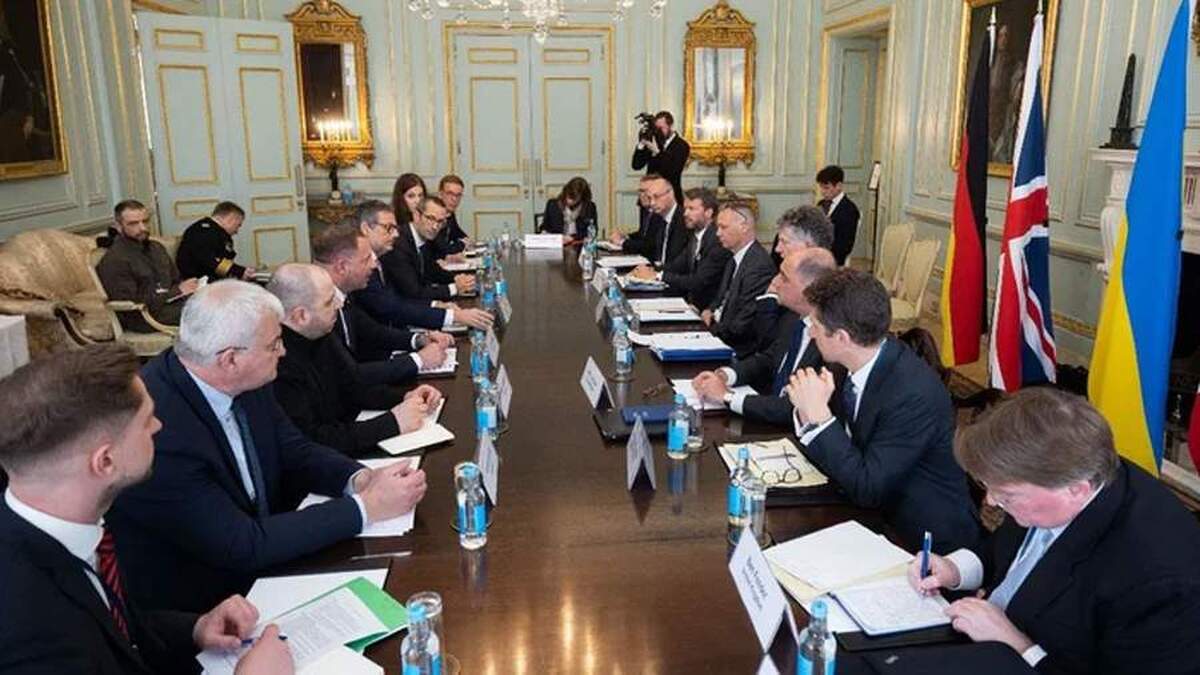 بریتانیا زلنسکی را متهم به اخلال در مذاکرات لندن قبل از شروع آنها کرد