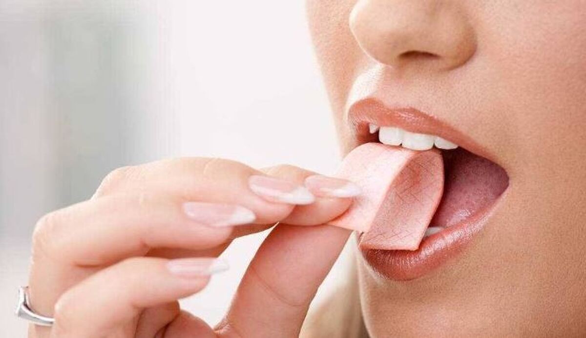 جویدن آدامس این خطرات را به دنبال دارد