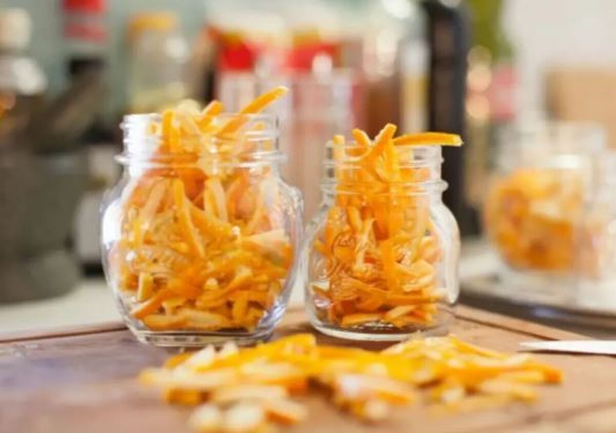 طرز تهیه انواع مختلف خلال نارنج برای یک آشپزی حرفه‌ای