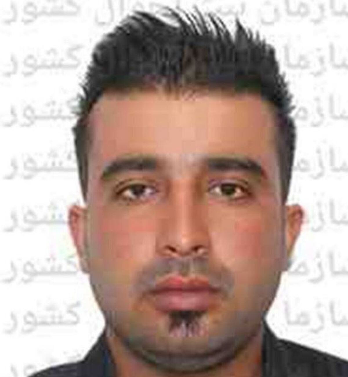 این فرد را هرکجا دیدید به پلیس تماس بگیرید!