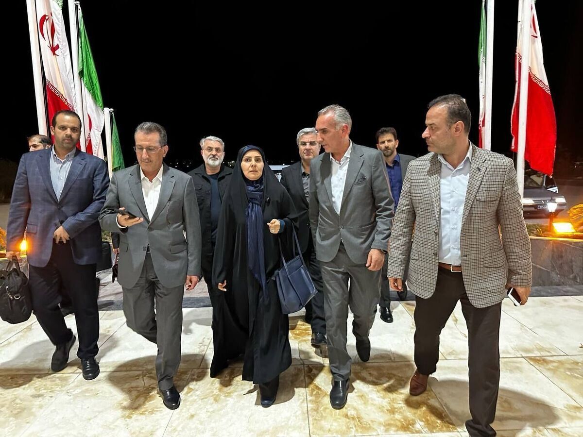 بازدید میدانی وزیر راه و شهرسازی از بندر شهید رجایی:اطفای حریق ادامه دارد