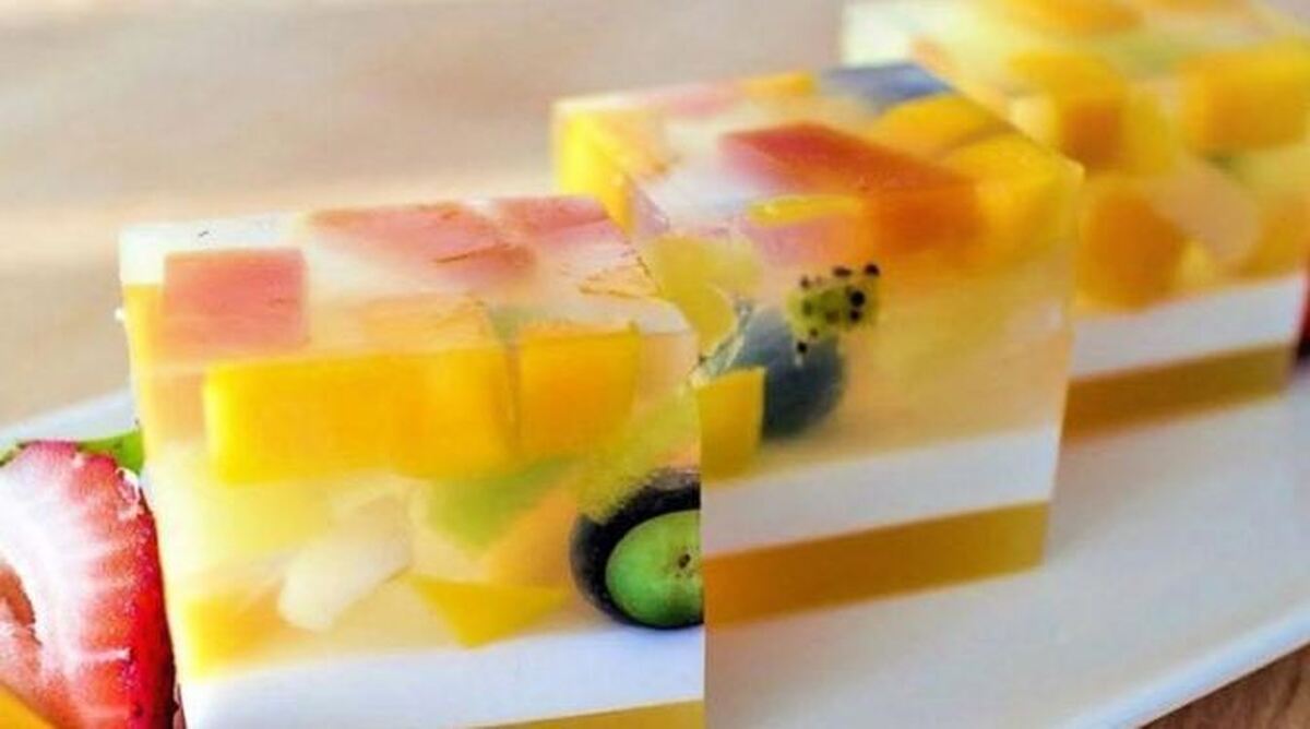 آموزش تهیه ژله ویترینی با بستنی وانیلی برای مراسم‌های عروسی