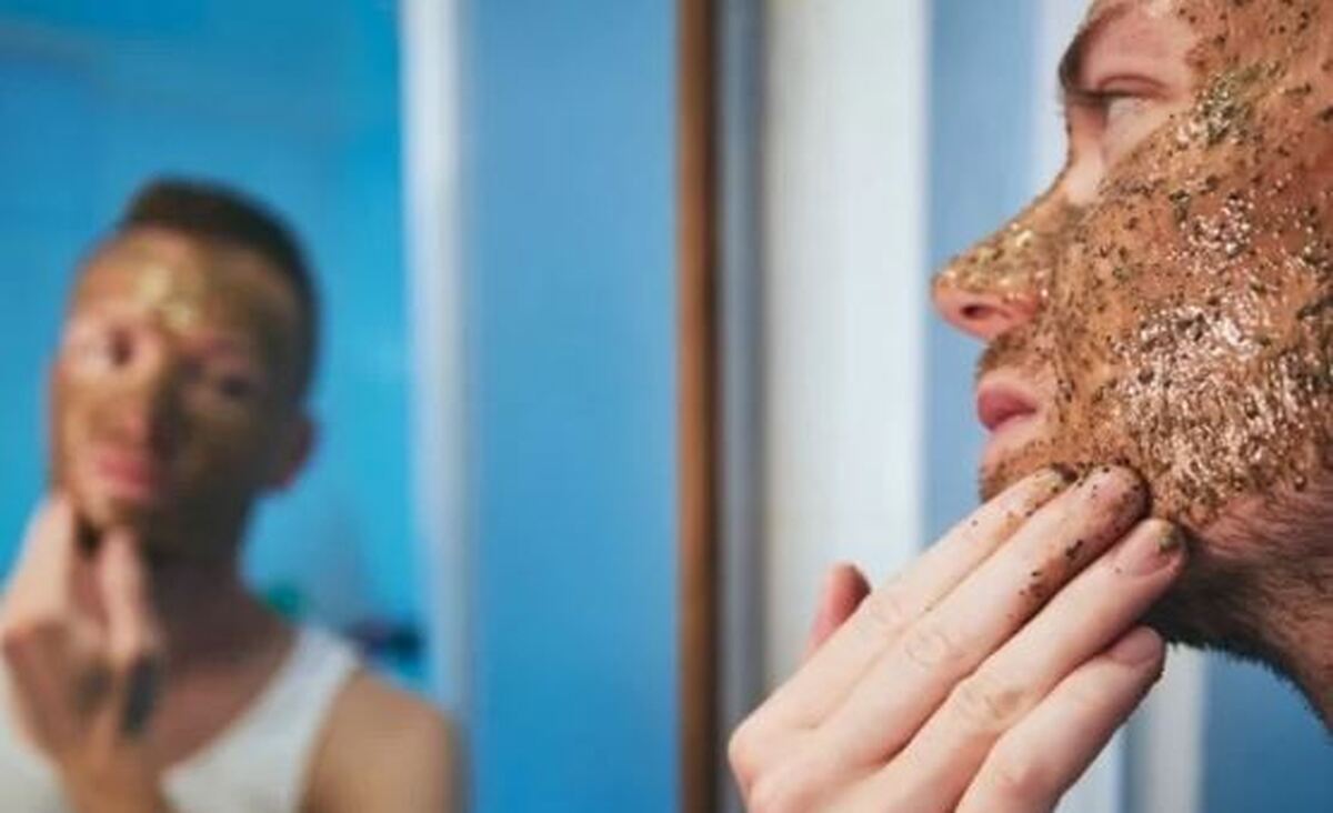 بدن را قبل از اصلاح لایه‌برداری کنیم یا بعد از آن؟