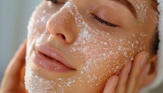 بدن را قبل از اصلاح لایه‌برداری کنیم یا بعد از آن؟
