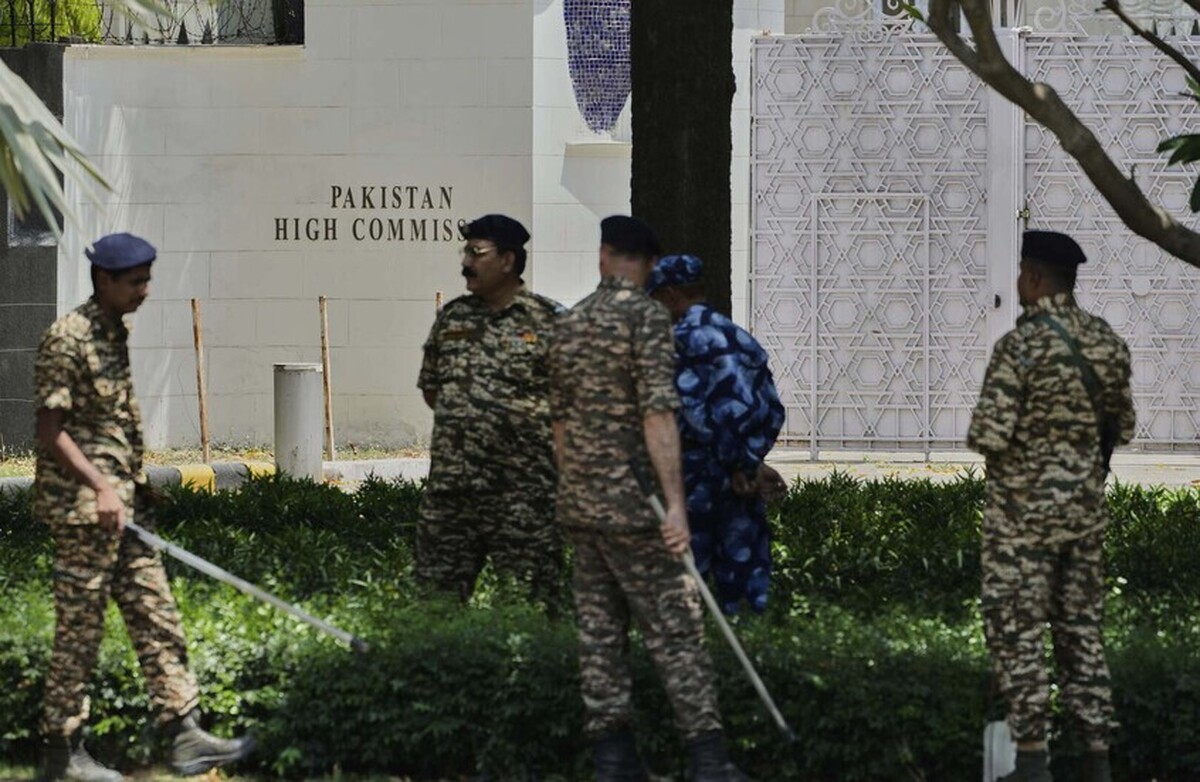 وزیر دفاع پاکستان اظهارات خود را در مورد جنگ احتمالی با هند روشن کرد
